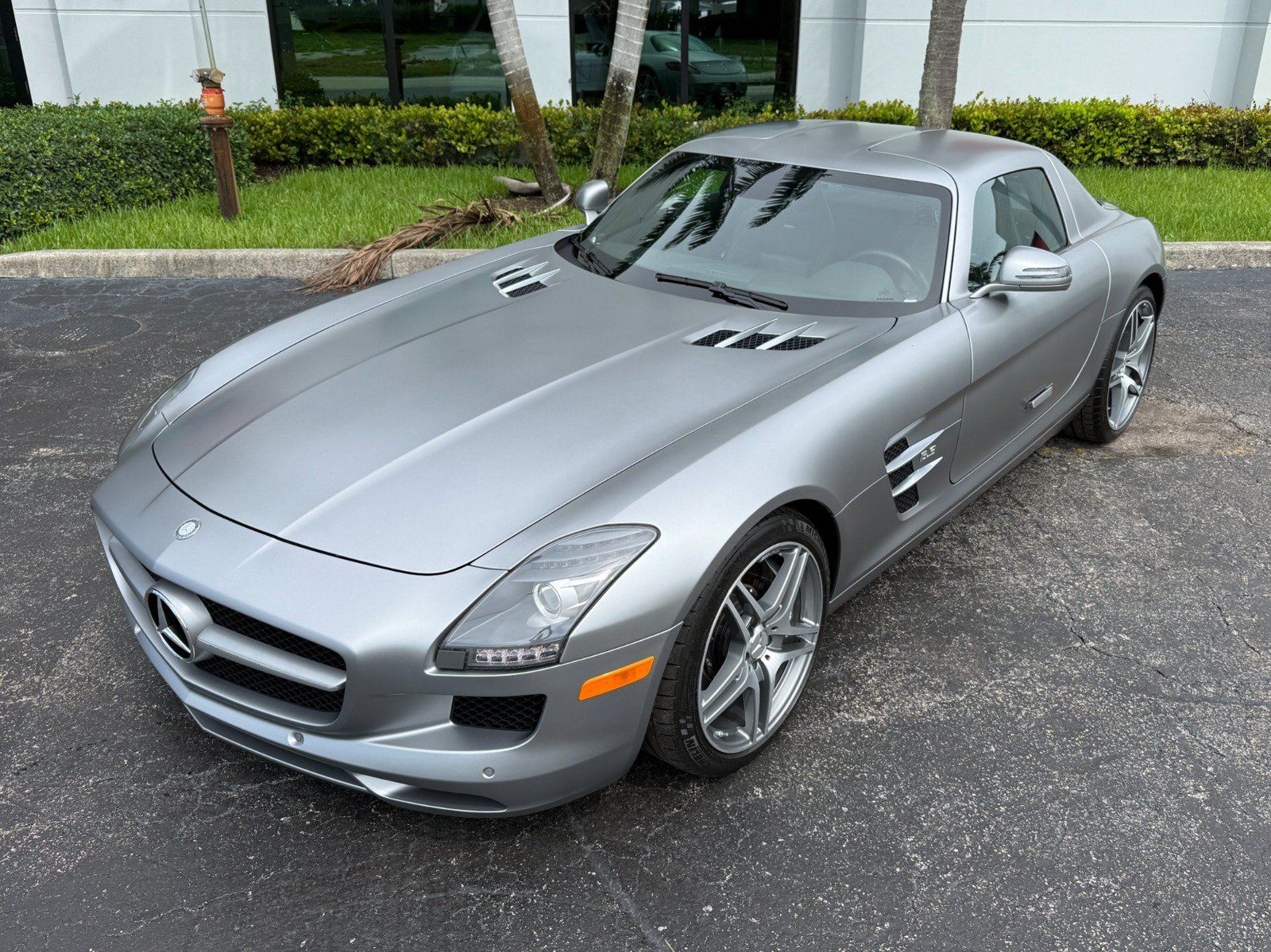 Used 2012 Mercedes-Benz SLS AMG Coupe image 9