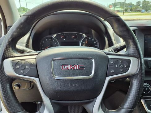 Used 2022 GMC Terrain SLE image 27