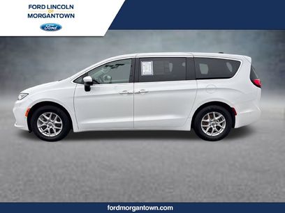 Used 2023 Chrysler Pacifica Touring-L