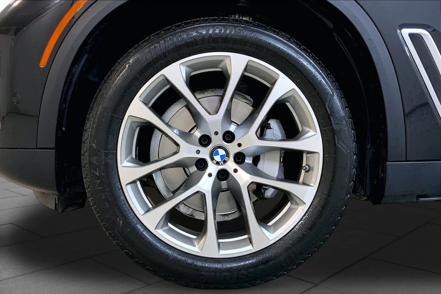 Used 2021 BMW X5 xDrive40i AWD/4WD image 10