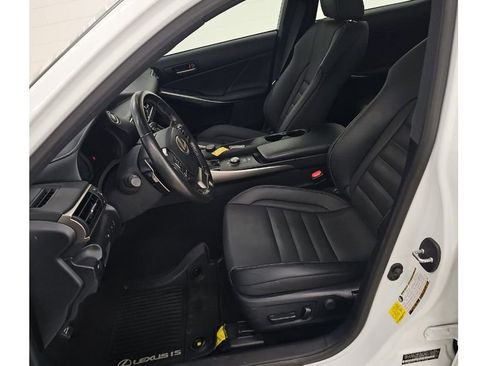 Used 2019 Lexus IS 300 F Sport w/ F Sport Package image 7