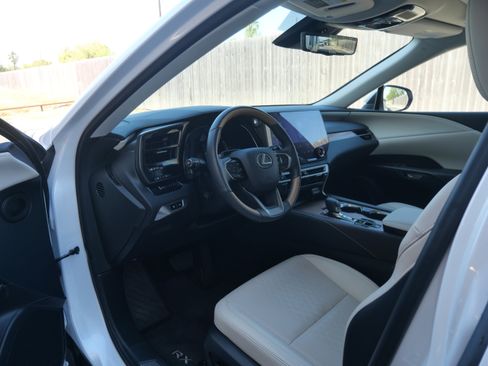 Certified 2024 Lexus RX 350 Premium Plus image 16