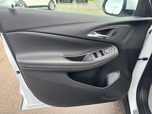 Used 2023 Buick Encore GX Preferred w/ Cold Weather Comfort Package FWD image 8