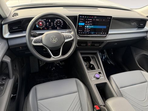 New 2026 Volkswagen Tiguan SE AWD/4WD image 15