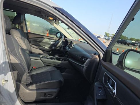Used 2023 Nissan Rogue Platinum w/ Platinum Premium Package FWD image 12