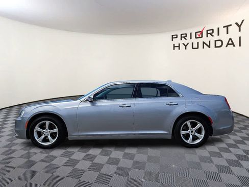 Used 2016 Chrysler 300 C RWD image 7