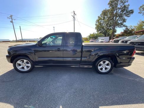 Used 2006 Toyota Tacoma X-Runner image 8
