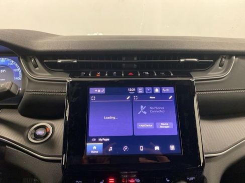 New 2025 Jeep Grand Cherokee Altitude image 12