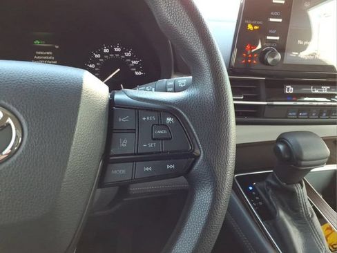 Used 2022 Toyota Sienna LE AWD/4WD image 23