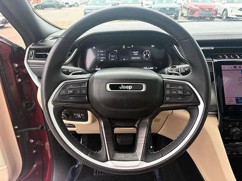 Used 2024 Jeep Grand Cherokee L Limited w/ Black Appearance Package AWD/4WD image 20