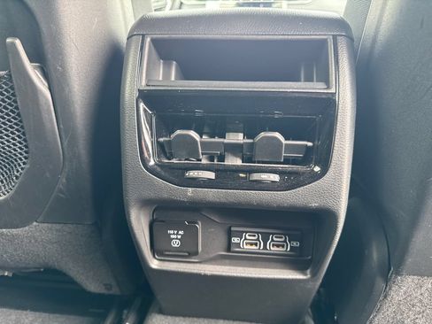 Used 2025 Jeep Grand Cherokee Altitude AWD/4WD image 36