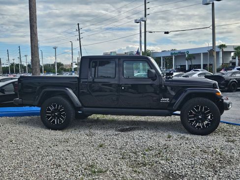 Used 2020 Jeep Gladiator Overland w/ LED Lighting Group AWD/4WD image 8