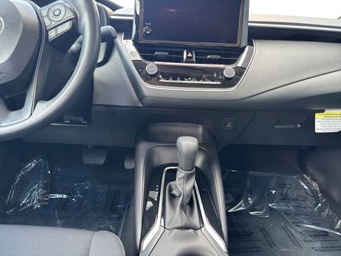 Used 2025 Toyota Corolla LE FWD image 11