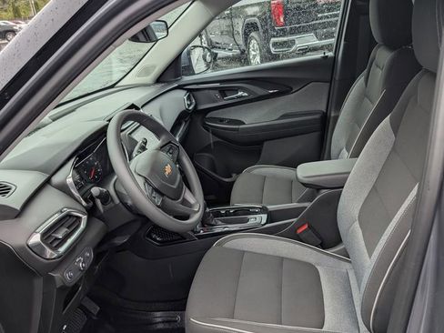 Used 2022 Chevrolet TrailBlazer LT w/ LPO, Blackout Package AWD/4WD image 13