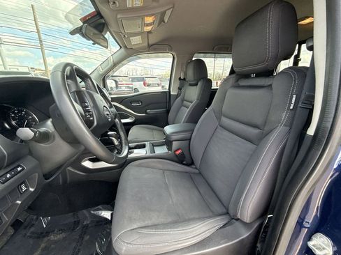 Used 2023 Nissan Frontier SV w/ SV Convenience Package AWD/4WD image 11