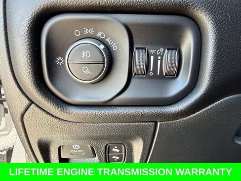 Used 2025 RAM 1500 Laramie w/ Sport Appearance Package AWD/4WD image 32
