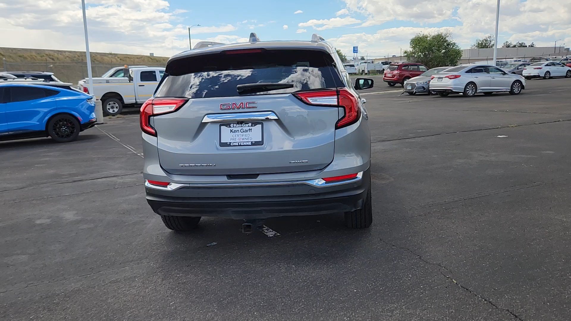 Used 2023 GMC Terrain SLT w/ Infotainment Package II AWD/4WD image 3