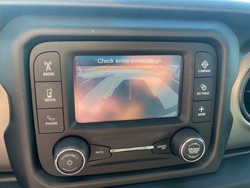 Used 2018 Jeep Wrangler Unlimited Sport S image 15