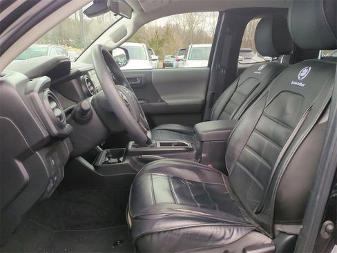 Used 2023 Toyota Tacoma SR image 21