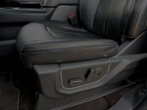 Used 2023 Ford Expedition Platinum RWD image 12