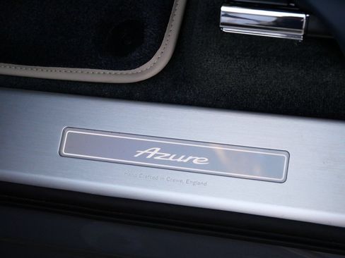 Used 2025 Bentley Bentayga AWD/4WD image 18