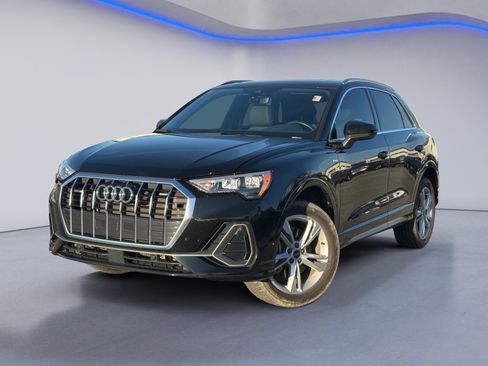 Used 2022 Audi Q3 2.0T Premium w/ Convenience Package image 2