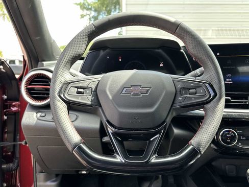 Certified 2025 Chevrolet Trax RS w/ Driver Confidence Package FWD image 21