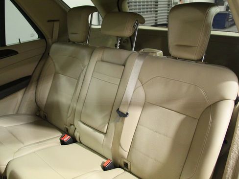 Used 2014 Mercedes-Benz ML 350 BlueTEC 4MATIC image 29