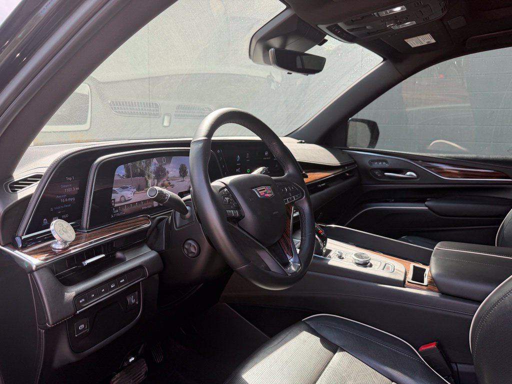 Used 2023 Cadillac Escalade Premium Luxury AWD/4WD image 22