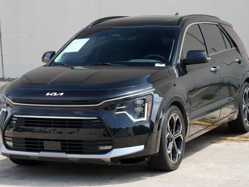 Used 2023 Kia Niro SX Touring FWD image 46