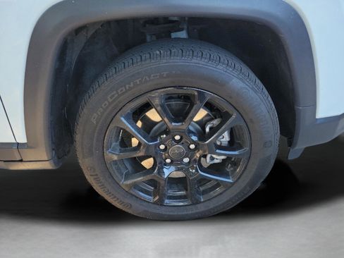 Certified 2025 Jeep Compass Latitude w/ Altitude Special Edition AWD/4WD image 28