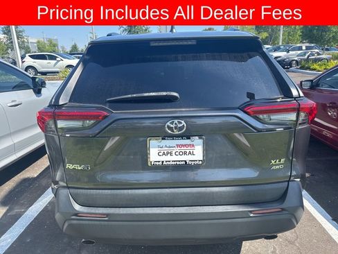 Used 2021 Toyota RAV4 XLE AWD/4WD image 5