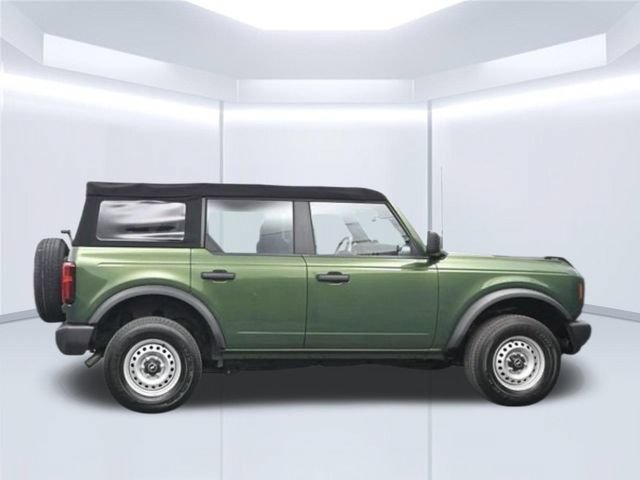 Used 2023 Ford Bronco 4-Door AWD/4WD image 2