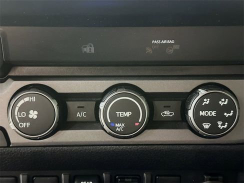 Used 2019 Toyota Tacoma TRD Off-Road image 19