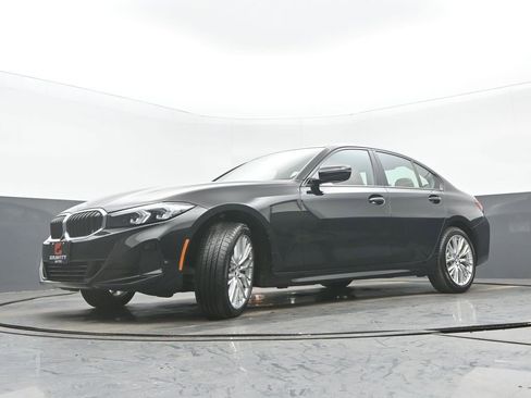 Used 2023 BMW 330i xDrive Sedan w/ Premium Package image 28