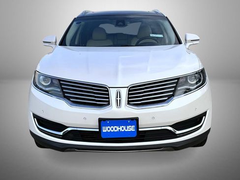 Used 2017 Lincoln MKX Reserve AWD/4WD image 2