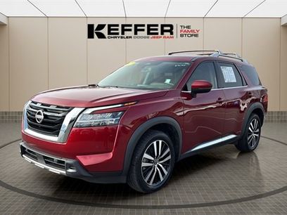 Used 2023 Nissan Pathfinder Platinum
