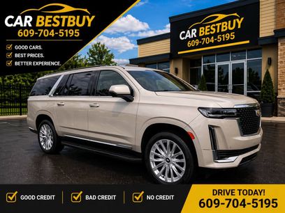 Used 2021 Cadillac Escalade ESV Luxury w/ LPO, Illumination Package