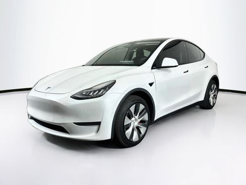 Used 2021 Tesla Model Y Long Range AWD/4WD image 3