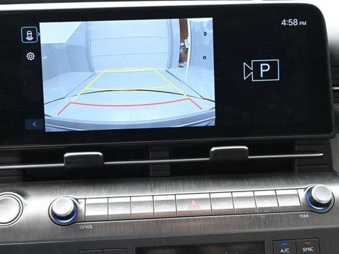 Used 2024 Hyundai Kona SEL AWD/4WD image 19