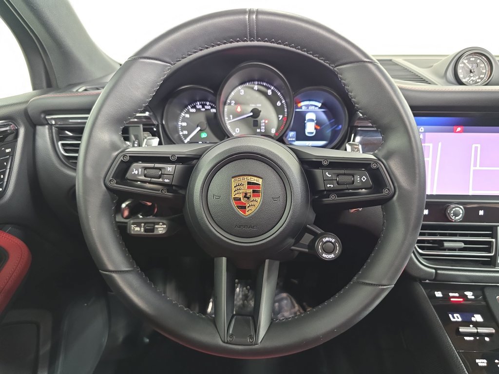 Certified 2026 Porsche Macan S AWD/4WD image 14