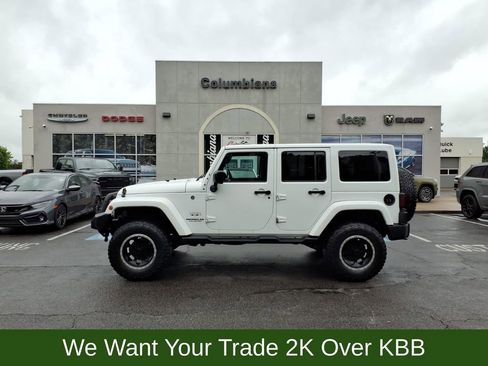 Used 2016 Jeep Wrangler Unlimited Sahara w/ Connectivity Group AWD/4WD image 1
