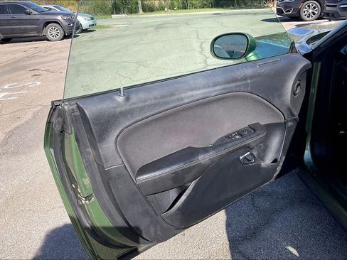 Used 2018 Dodge Challenger SXT RWD image 21