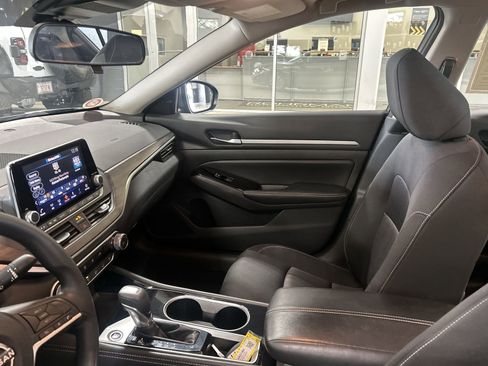 Certified 2023 Nissan Altima 2.5 SV FWD image 3