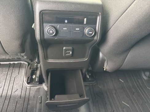 Used 2019 GMC Acadia SLE FWD image 30