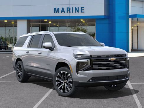 New 2025 Chevrolet Suburban High Country AWD/4WD image 7