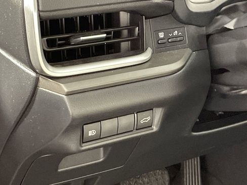 Used 2024 Toyota Grand Highlander AWD image 12