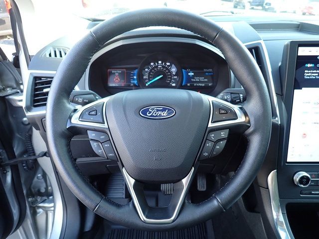 Used 2024 Ford Edge Titanium AWD/4WD image 24