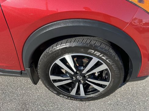 Used 2019 Nissan Kicks SR FWD image 12