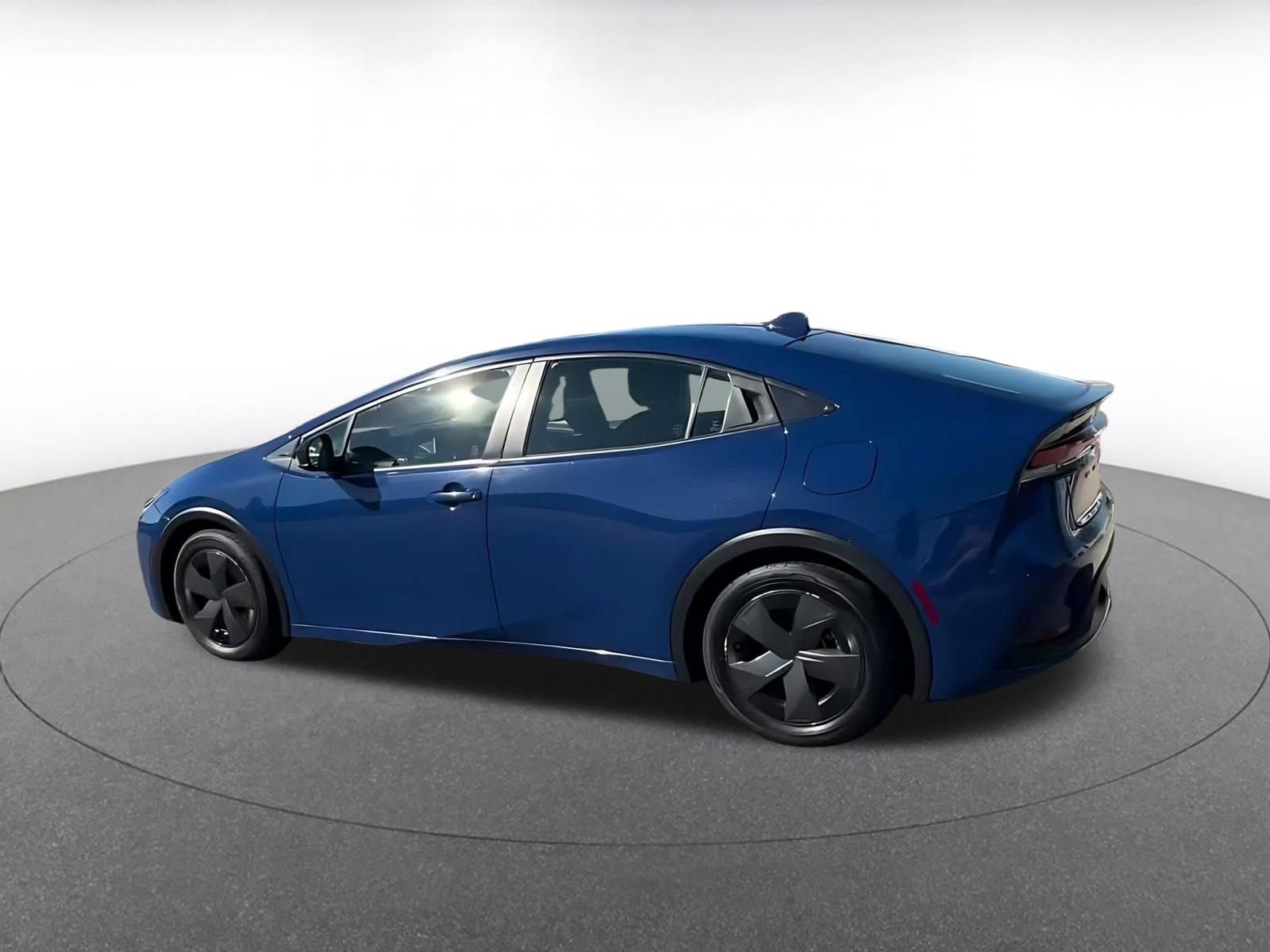 Used 2023 Toyota Prius LE FWD image 9